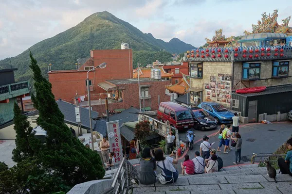 の 千尋 千 聖地 と 神隠し
