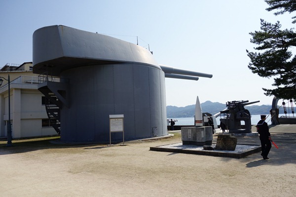 DSC07609 - 聖地巡礼記:艦これ@呉　むっちゃんの主砲塔（実物）がある・雪風の錨が見れる&hellip;ここは凄いところだ