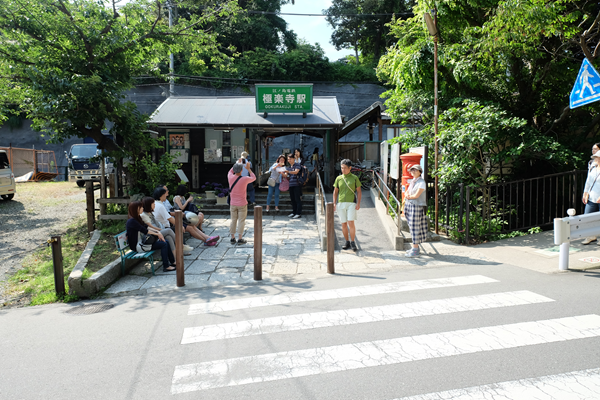 聖地巡礼 極黒のブリュンヒルデ 神奈川 鎌倉 エルフェンリートの舞台探訪が出来るぞ 職業 魔法使い死亡 海外自転車旅行中