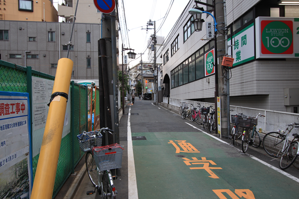 聖地巡礼 素晴らしき日々 東京 牛込柳町駅 聖地消滅のお知らせ 就活で来た思い出の地 職業 魔法使い死亡 海外自転車旅行中