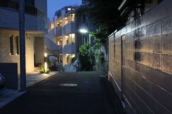 聖地巡礼 Brigadoon ブリガドーン まりんとメラン 東京 根津神社 上野 秋葉原 銀座 兵庫 神戸 愛知 博物館明治村 職業 魔法使い 死亡 海外自転車旅行中