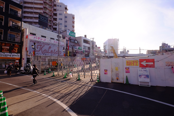 聖地巡礼 サンパギータ 東京 下北沢 井の頭恩賜公園 渋谷 職業 魔法使い死亡 海外自転車旅行中