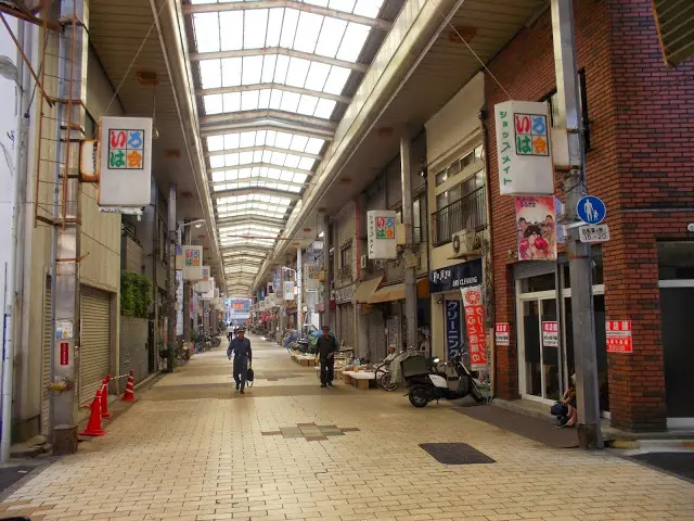 聖地巡礼 あしたのジョー 泪橋 あのセリフの場所を歩く 東京 南千住 山谷 泪橋 ドヤ街 いろは会商店街 職業 魔法使い死亡 海外自転車旅行中