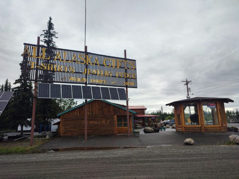 image 343 - カナダ国境へ|アラスカ・アメリカ合衆国自転車旅行記 （2023年6月~7月）